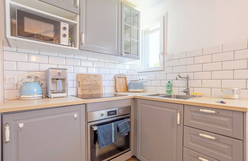 Plomeur Apartment | Apartment 'Loft Avec Jardin 5min De La Torche' with Private Garden and Wi-Fi