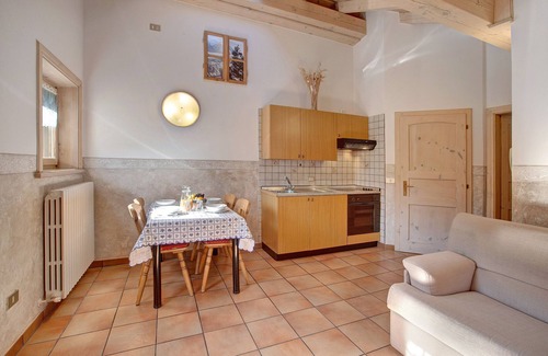 Livigno Apartment | Apartment 'Lorenza 2 Baite Giotto' with Mountain View, Shared Garden and Wi-Fi