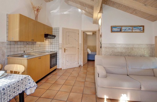 Livigno Apartment | Apartment 'Lorenza 2 Baite Giotto' with Mountain View, Shared Garden and Wi-Fi