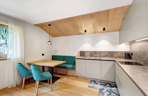 Mareo Apartment | Apartment 'Lü Da Plazores Falc' with Mountain View, Shared Garden and Wi-Fi