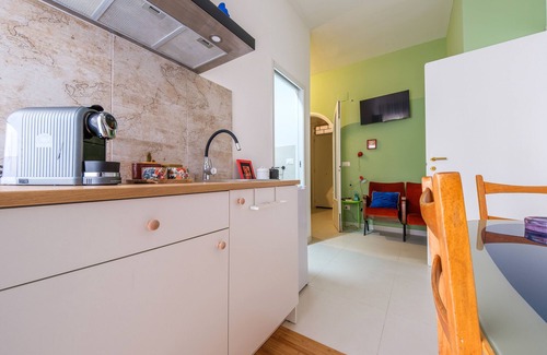 Milazzo Apartment | Apartment 'Luce' with Shared Terrace, Wi-Fi and Air Conditioning