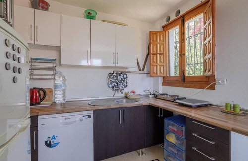 Salobrena Apartment | Apartment "Luna" with Shared Pool, Wi-Fi, Air Conditioning, Terrace & Garden