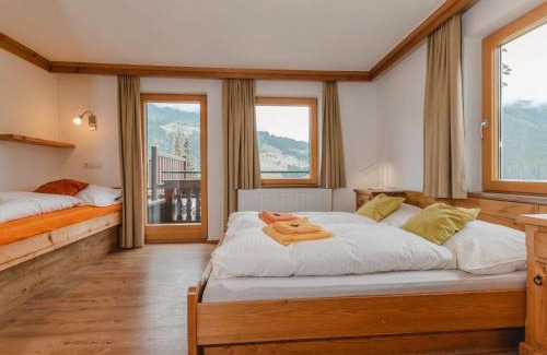 Hollersbach im Pinzgau Apartment | Apartment Mitteregg by Interhome
