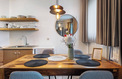 Schenna Apartment | Apartment 'Mair In Schenna C' with Shared Terrace and Wi-Fi