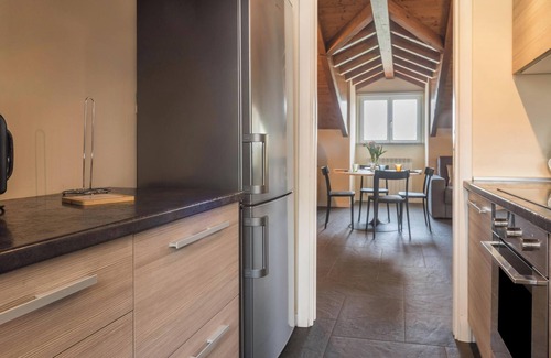 Laveno Apartment | Apartment “Maison Vittoria Lago Maggiore” with Lake View, Terrace & Wi-Fi