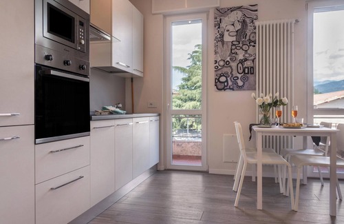 Laveno Apartment | Apartment "Maison Bibi Lago Maggiore" with Mountain View, Lake View & Balcony