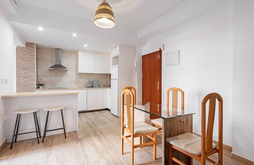Perchel Sur Apartment | Apartment 'Malaga Centro' with Private Terrace, Balcony and Wi-Fi