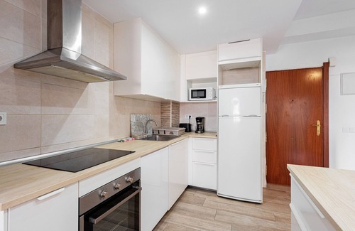 Perchel Sur Apartment | Apartment 'Malaga Centro' with Private Terrace, Balcony and Wi-Fi
