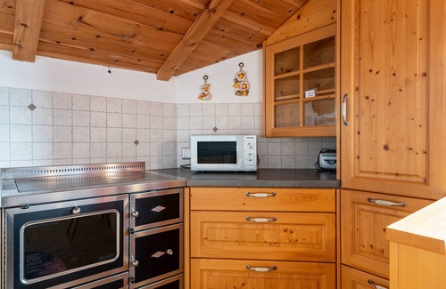 Albions Apartment | Apartment 'Malsötscherhof C' with Mountain View, Balcony and Wi-Fi