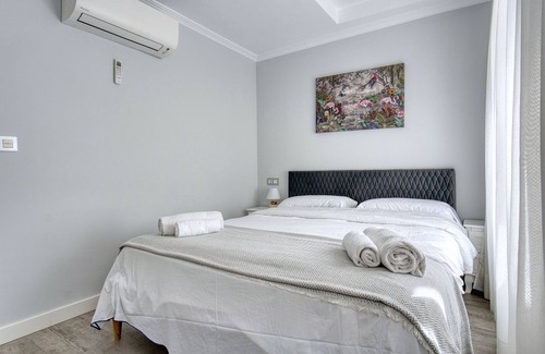 Cabo de las Huertas Apartment | Apartment 'Mar 15' with Wi-Fi and Air Conditioning