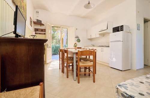 Piombino Apartment | Apartment 'Mare Etrusco 3' with Shared Garden and Wi-Fi
