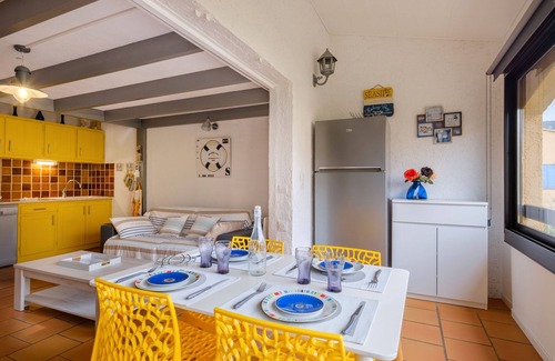 Theoule-sur-Mer Apartment | Apartment 'Mas De La Mer T2 Mezzanine' with Air Conditioning