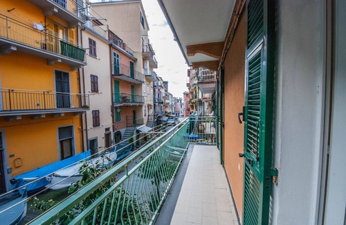 Manarola Apartment | Apartment Mediterraneo 3 by Arbaspàa - Luxury Apartment in Manarola