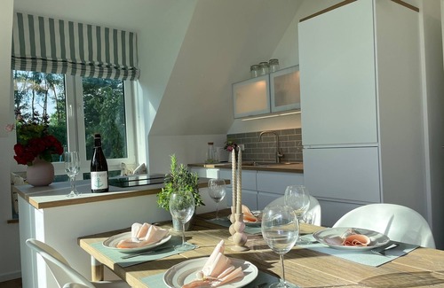 Eckernfoerde Apartment | Apartment 'Meerzeit' with Sea View, Balcony and Wi-Fi