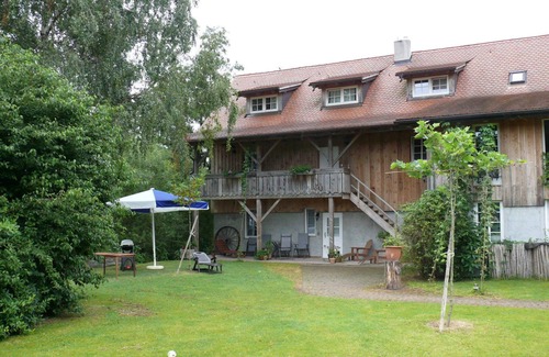 Salem Apartment | Apartment 'Mehlsack' with Private Terrace and Shared Garden