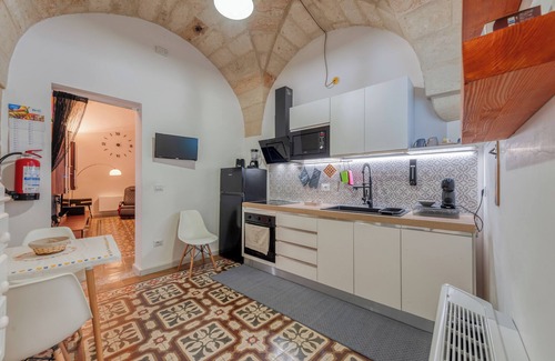 Cavallino Apartment | Apartment 'Melograno' with Private Terrace, Wi-Fi and Air Conditioning