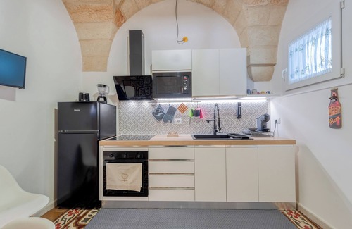 Cavallino Apartment | Apartment 'Melograno' with Private Terrace, Wi-Fi and Air Conditioning