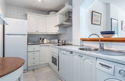 Sitio de Calahonda Apartment | Apartment "Mi Capricho Beachfront Apt" with Wi-Fi & Shared Pool