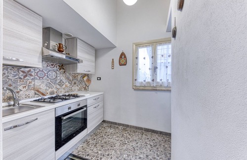 Presicce Apartment | Apartment 'Mia' with Shared Terrace and Air Conditioning