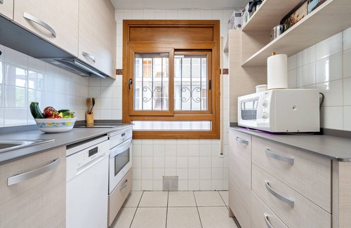Miami Platja Apartment | Apartment 'Mimoapart 15, Frente Al Mar' with Sea View, Shared Pool and Wi-Fi