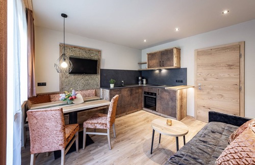 San Leonardo in Passiria Apartment | Apartment 'Mirabelle Pension Sankt Ursula' with Mountain View, Shared Terrace and Wi-Fi