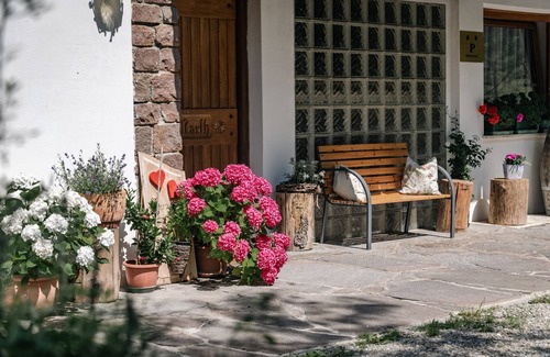 San Leonardo in Passiria Apartment | Apartment 'Mirabelle Pension Sankt Ursula' with Mountain View, Shared Terrace and Wi-Fi