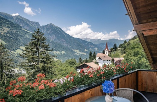 San Leonardo in Passiria Apartment | Apartment 'Mirabelle Pension Sankt Ursula' with Mountain View, Shared Terrace and Wi-Fi