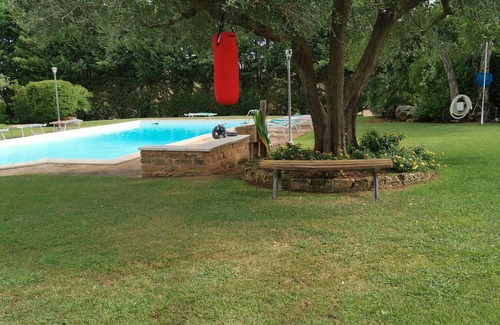 Alghero Apartment | Apartment 'Mirto' with Shared Pool, Wi-Fi and Air Conditioning