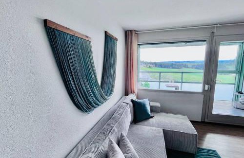 Loffingen Apartment | Apartment mit Wintergarten & Grüner Aussicht im Schwarzwald