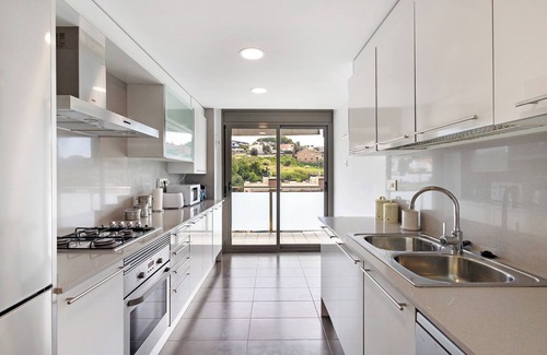 Arenys de Mar Apartment | Apartment 'Modern and Renewed Apartament Florí' with Sea View, Wi-Fi and Air Conditioning
