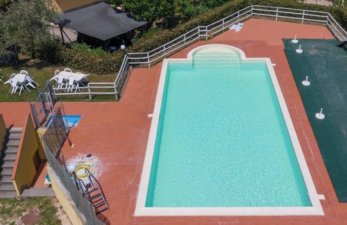 Suvereto Apartment | Apartment 'Monolocale Colorino' with Terrace, Shared Pool & Wi-Fi