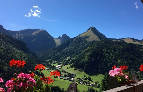 Abondance Apartment | Apartment 'Mont De Grange' with Mountain View, Private Terrace and Wi-Fi