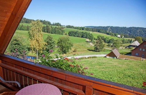 Hinterzarten Apartment | Apartment 'Morgensonne' with Mountain View, Shared Terrace and Wi-Fi