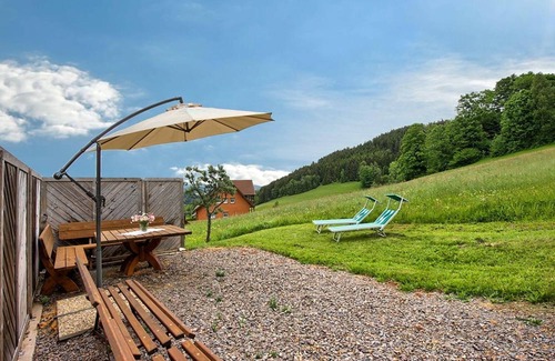 Hinterzarten Apartment | Apartment 'Morgensonne' with Mountain View, Shared Terrace and Wi-Fi