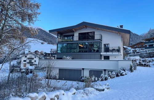 Terento Apartment | Apartment 'Mountain Stay Sunrise' with Mountain View, Shared Garden and Wi-Fi