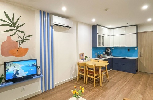 Gia Lam Apartment | Apartment near Artificial Beach, park view
