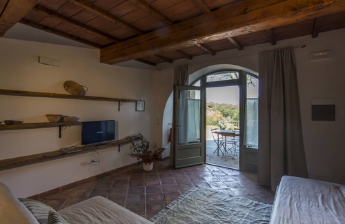 Laterina Apartment | Apartment near Florence with 3 acres of open space, barbecue, on-site restaurant and pool