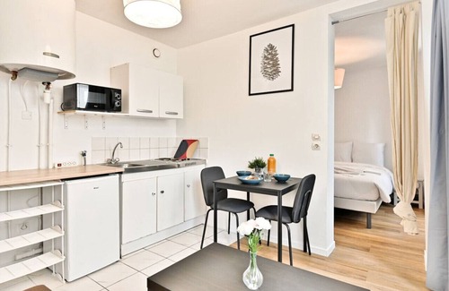Porte-Saint-Martin Apartment | Apartment near Mairie 10th arrondissement
