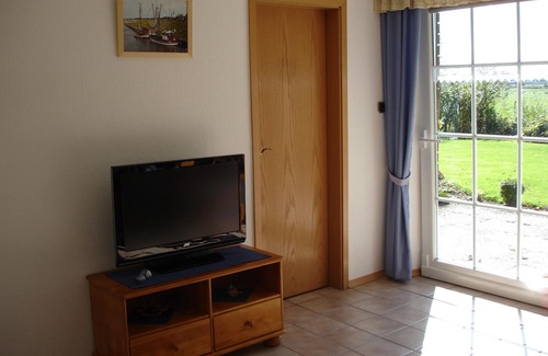 Luetetsburg Apartment | Apartment near Norddeich in rural idyll