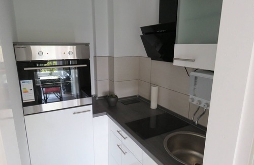 Suedviertel Apartment | Apartment near the center with balcony and view of the city park