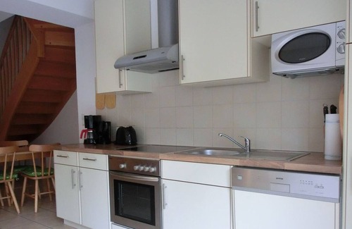Gelbensande Apartment | Apartment NH11 - 3-room apartment with 2 floors, 2 bedrooms in a quiet location for 6 people. with WiFi