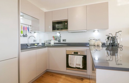 Lusty Glaze Cottage | APARTMENT NO.21, romantic, character holiday cottage in Newquay