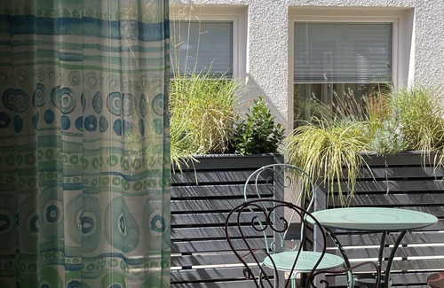 Old Town Apartment | Apartment 'Nr 4 Haus Stiegeler Schwabentor' with Private Terrace and Wi-Fi
