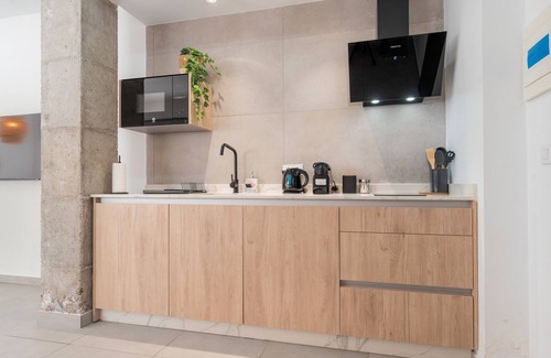 San Carlos-Tartessos Apartment | Apartment 'Nuevo Estudio Junto A Sta Justa 1' with Wi-Fi and Air Conditioning
