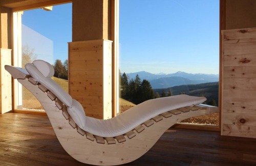 San Genesio Atesino Apartment | Apartment 'Oberfahrerhof Apt Lanzen' with Mountain View, Shared Terrace and Wi-Fi