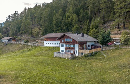 Laces Apartment | Apartment 'Oberköbenhof Wohnung Berg' with Mountain View, Shared Terrace and Wi-Fi