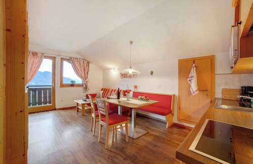 Tirolo Apartment | Apartment 'Oberötzbauer Edelweiss' with Mountain View, Shared Garden and Wi-Fi