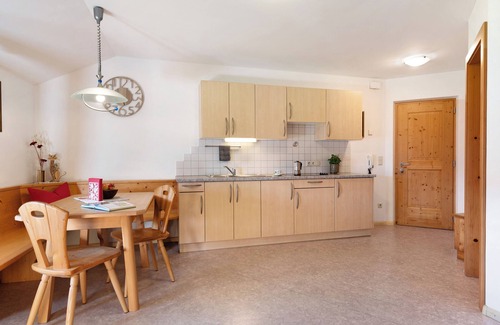 Renon Apartment | Apartment 'Oberschlichterhof Apt Schlern' with Mountain View, Shared Terrace and Wi-Fi