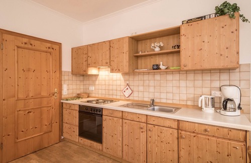 Aschach Apartment | Apartment ‘Obstgarten’ on Farm House with Wi-Fi, Terrace and Mountain View