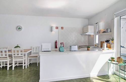 Patio Apartment | Apartment "Ocean View Hakuna Matata" with Shared Pool & Wi-Fi